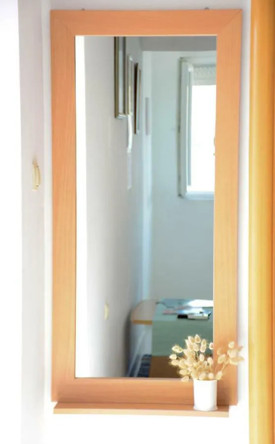 Apartmani Prvi Red Do Mora Pag Town 0*,  Kroatien